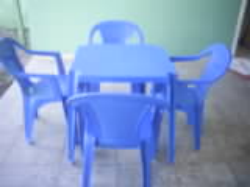 mesas e cadeiras plásticas